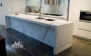 Calacatta & Pietra Grigia. Stone kitchen benchtops Sydney. Kitchen benchtops ideas. Marble benchtops Syndney. itchen stone benchtops.
