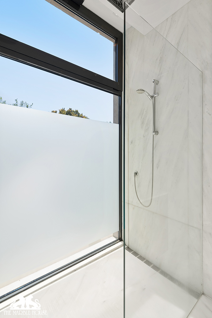 Penedelis-Clasic-Shower