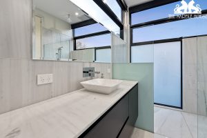 White-Pentelikon-honed