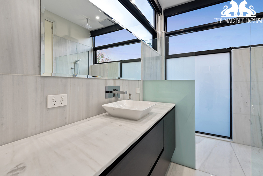 White-Pentelikon-honed