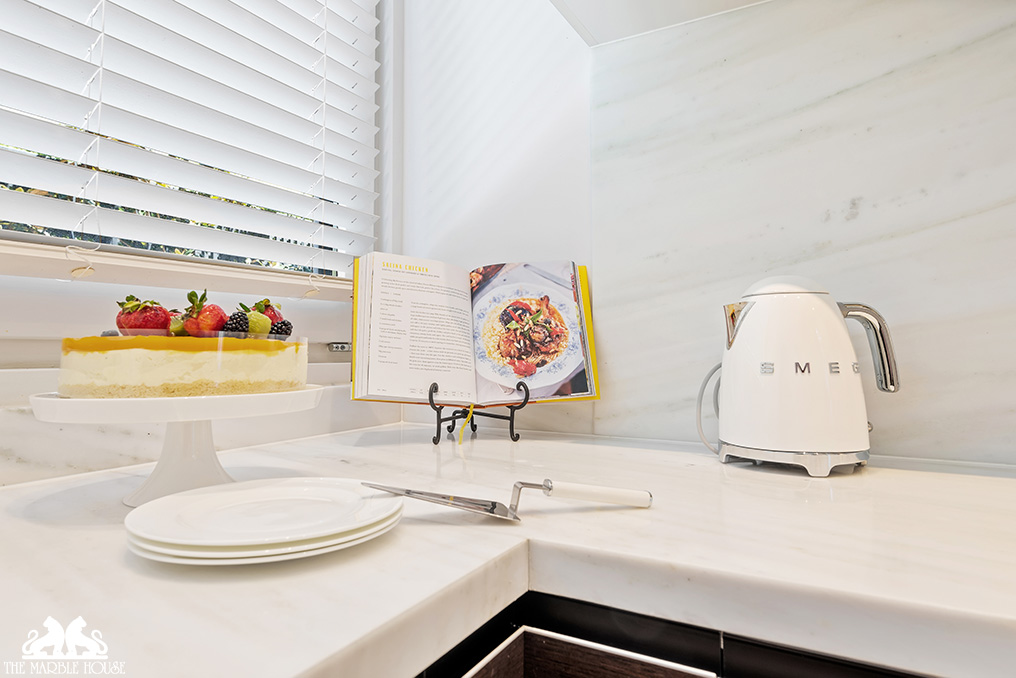 White Pentelikon. Stone kitchen benchtops Sydney. Kitchen benchtops ideas. Marble benchtops Sydney. Kitchen stone benchtops.